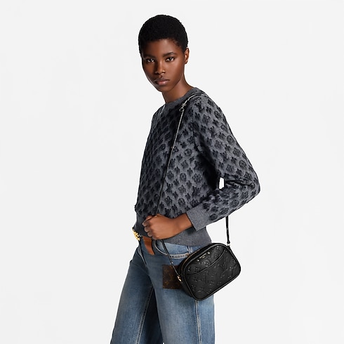 Túi Tiny Camera Monogram Empreinte in Đồ Nữ's Túi ví đa năng và Phụ kiện bằng da Túi nhỏ collections by Louis Vuitton (Thu phóng sản phẩm)