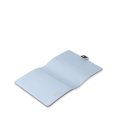 Bìa Sổ Tay Triplets MM . in Quà tặng và dịch vụ cá nhân hóa's Gợi ý quà tặng cho Ngày của Mẹ } collections by Louis Vuitton (Thu phóng sản phẩm)