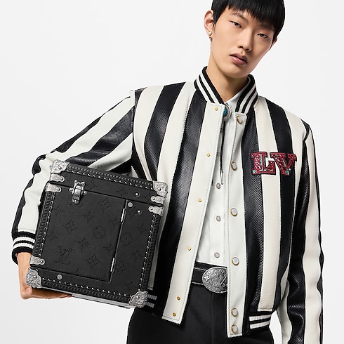 Rương Vanity Accessoires LV Dart H27 in Rương, Phụ kiện du lịch và Trang trí nội thất's Rương & Hộp đựng Hộp đựng collections by Louis Vuitton (Thu phóng sản phẩm)