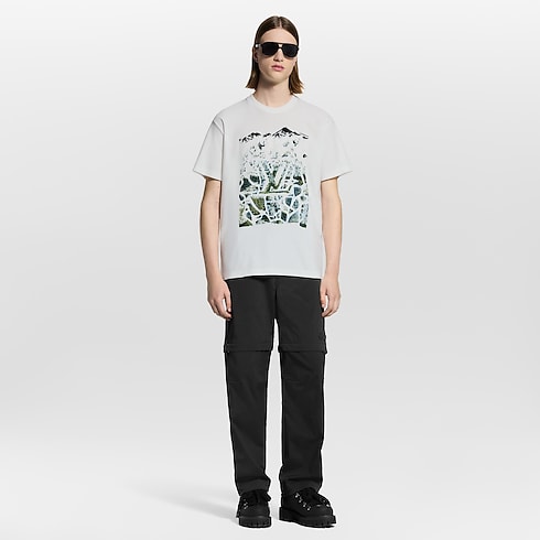 Áo Thun in Đồ Nam's Trang phục Áo thun và Áo Polo collections by Louis Vuitton (Thu phóng sản phẩm)