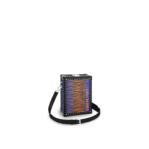 Túi Dạng Hộp Vertical Clutch Box A05 in Les Extraordinaires's Rương Thiết kế theo mùa collections by Louis Vuitton (Thu phóng sản phẩm)