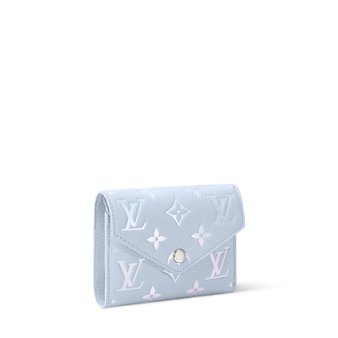 Ví Victorine Monogram Empreinte in Đồ Nữ's Túi ví đa năng và Phụ kiện bằng da Tất cả Túi ví đa năng và Phụ kiện bằng da collections by Louis Vuitton (Thu phóng sản phẩm)