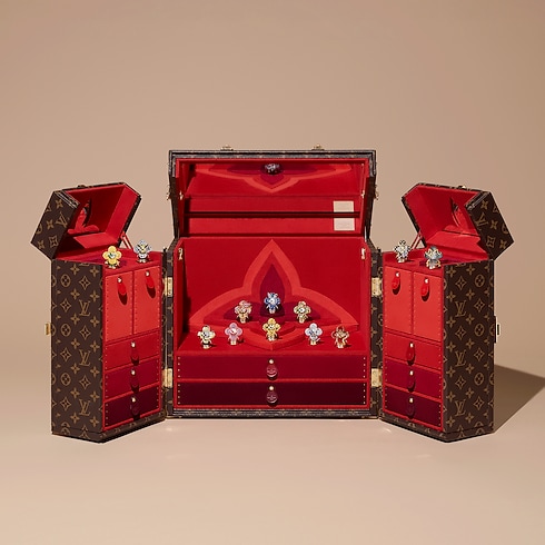 Vòng Cổ Vivienne Dog in Les Extraordinaires's Đồ trang sức Vòng cổ và Mặt dây chuyền collections by Louis Vuitton (Thu phóng sản phẩm)