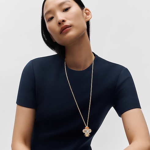 Vòng Cổ Vivienne Lion Dance in Trang sức's Danh mục sản phẩm Vòng cổ và Mặt dây chuyền collections by Louis Vuitton (Thu phóng sản phẩm)