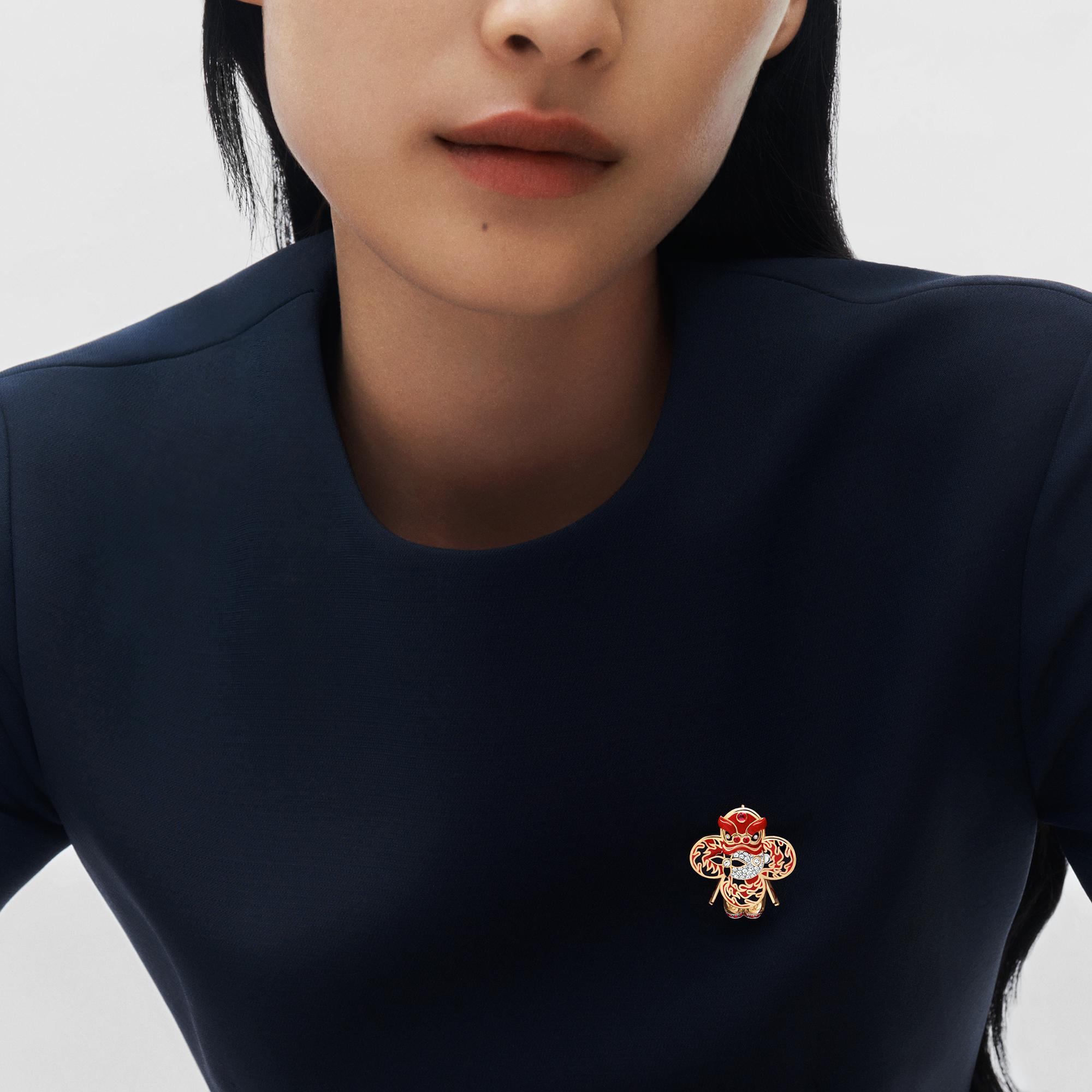 Vòng Cổ Vivienne Red Lion Dance  in Trang sức