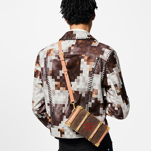 Túi Dạng Hộp Wallet Trunk Monogram Other in Les Extraordinaires's Rương Thiết kế theo mùa collections by Louis Vuitton (Thu phóng sản phẩm)